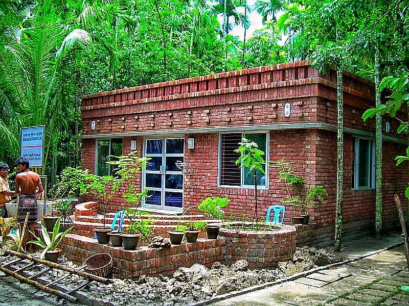 গ্রামীণ জনপদের ঘর